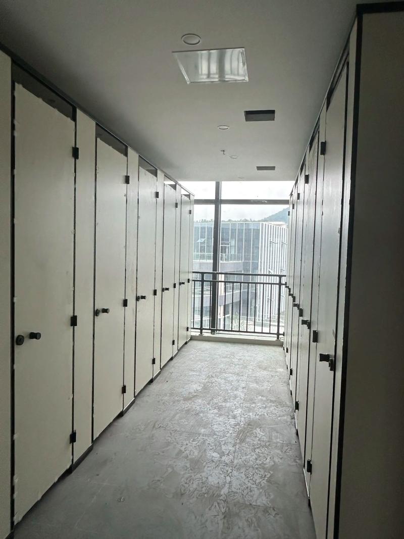 如何为小空间打造高效卫生间的隔断？